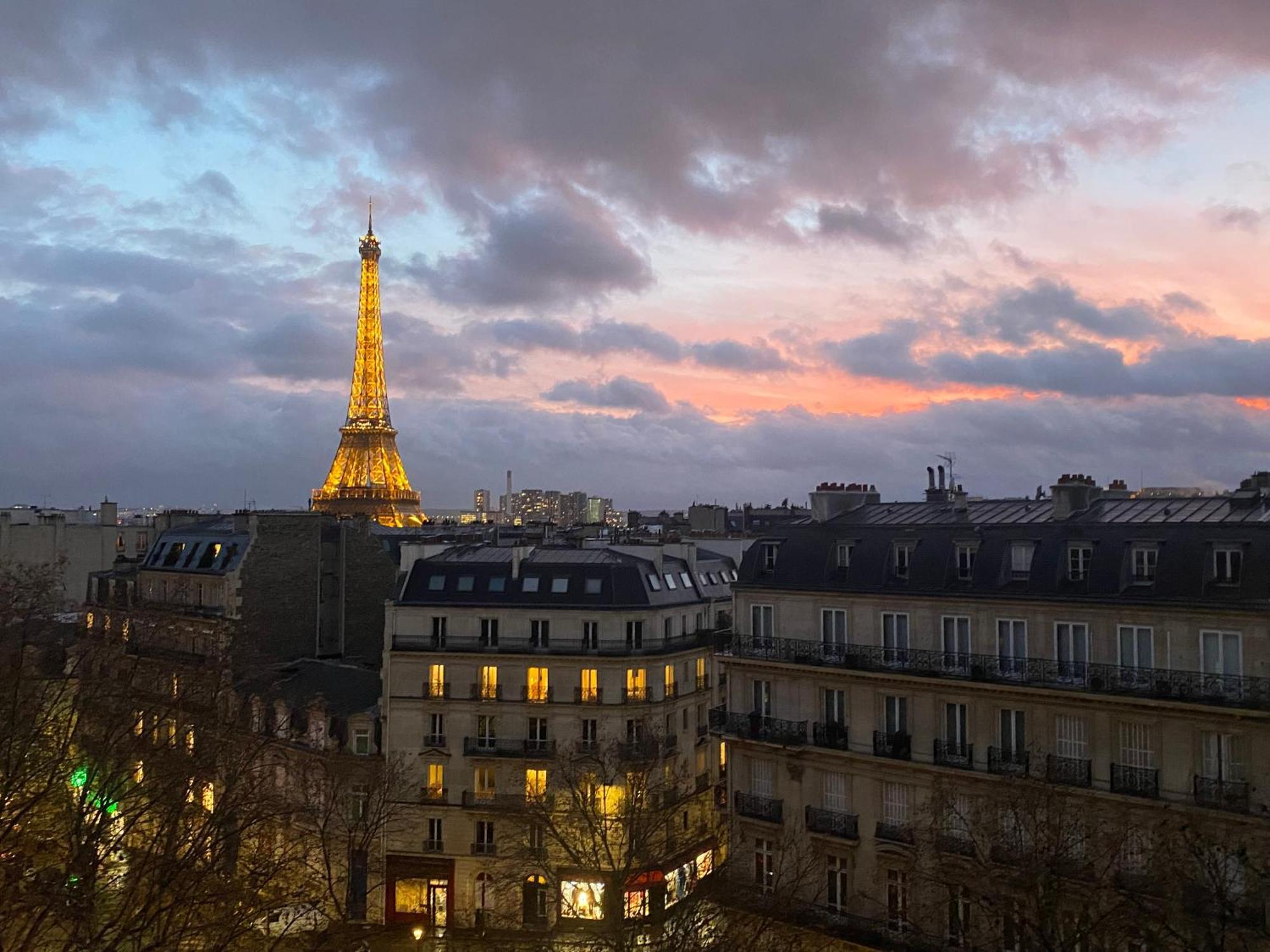 The Room Of The Eiffel Tower Paris Exterior photo